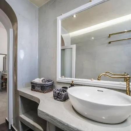 Brouzos- Maisonette With Sea & Mountain View * Emporio (Santorini)