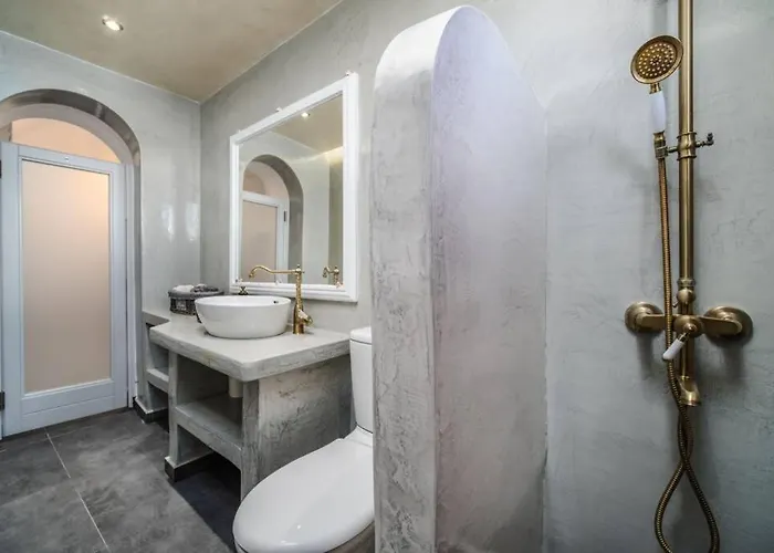 Brouzos- Maisonette With Sea & Mountain View Emporio (Santorini)